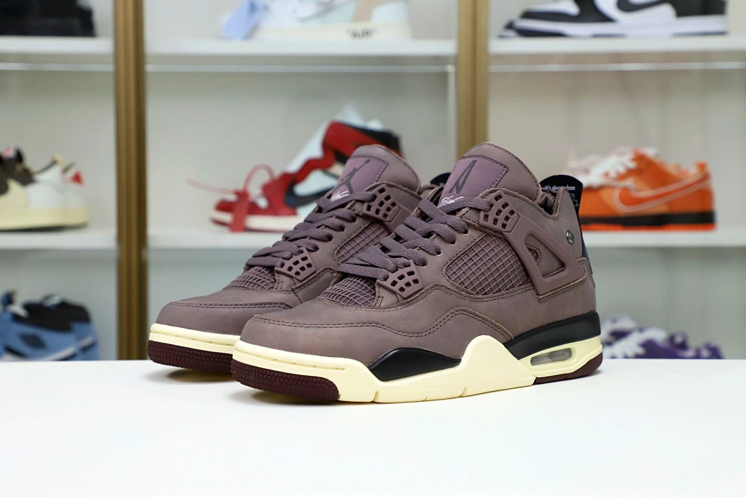 AIR 4 AM JORDAN 1102